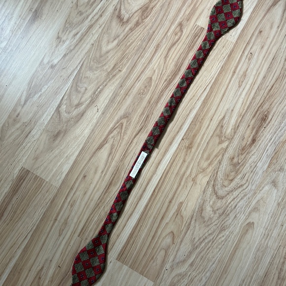 Carrot & Gibbs Red/Beige Silk Bow Tie - Picture 3 of 3